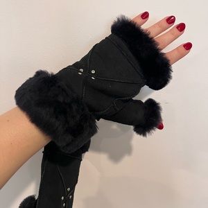 OVERLAND Fingerless Gloves - never been worn!